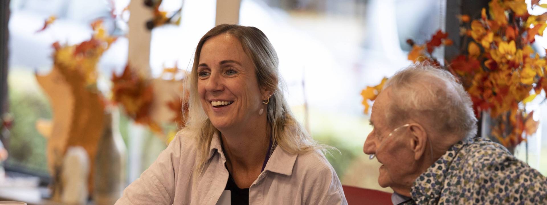 Bloemenhof - Vivian met bewoner